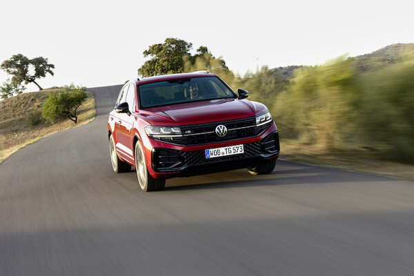 Flagowy SUV Volkswagena z nowym pozycjonowaniem cenowym. Jakość i technologia segmentu premium teraz w wyjątkowej ofercie.
